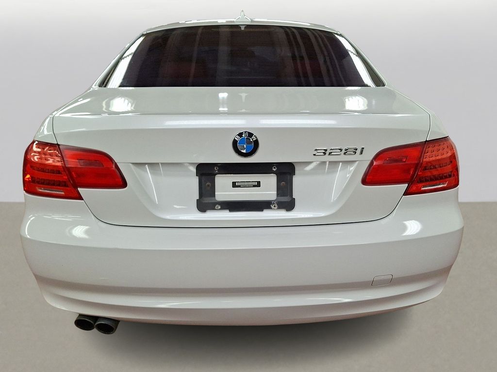 Thumbnail: 2011 BMW 3 Series - 5