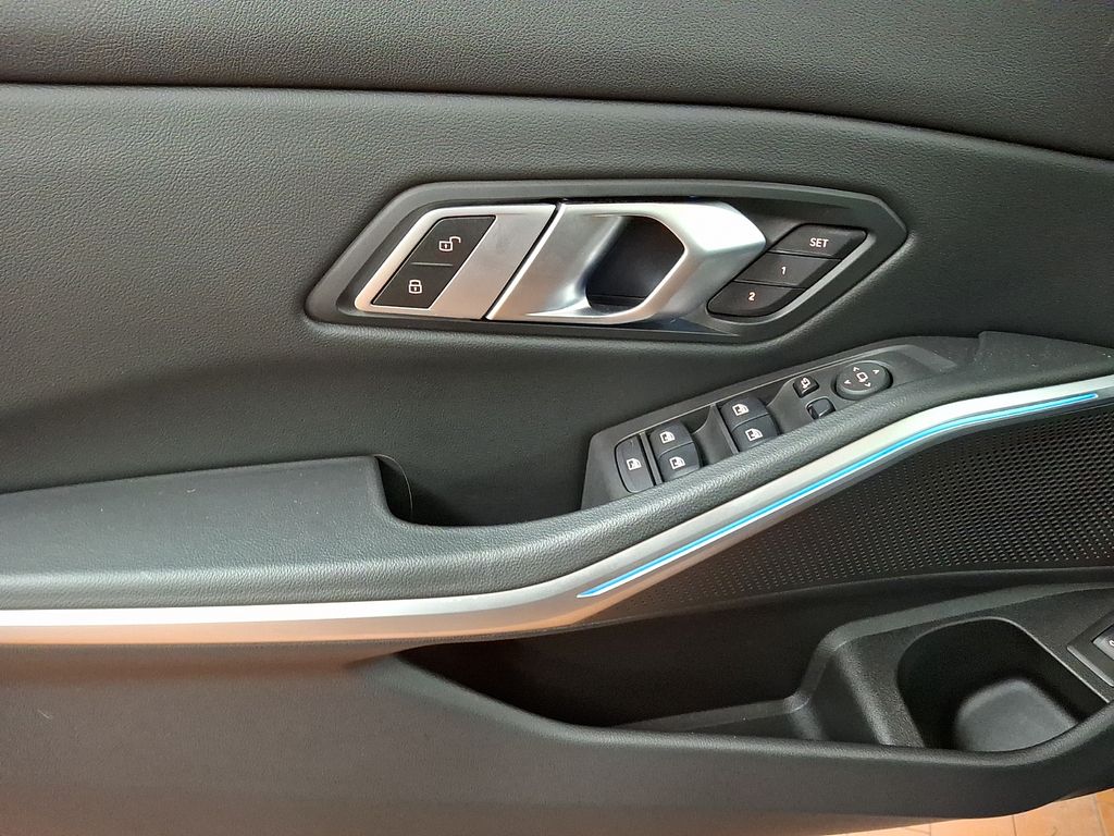 Thumbnail: 2023 BMW 3 Series - 9