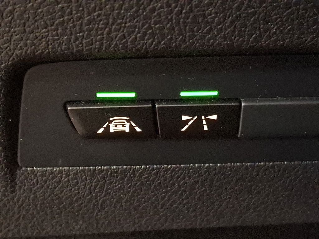 Thumbnail: 2017 BMW M2 - 23