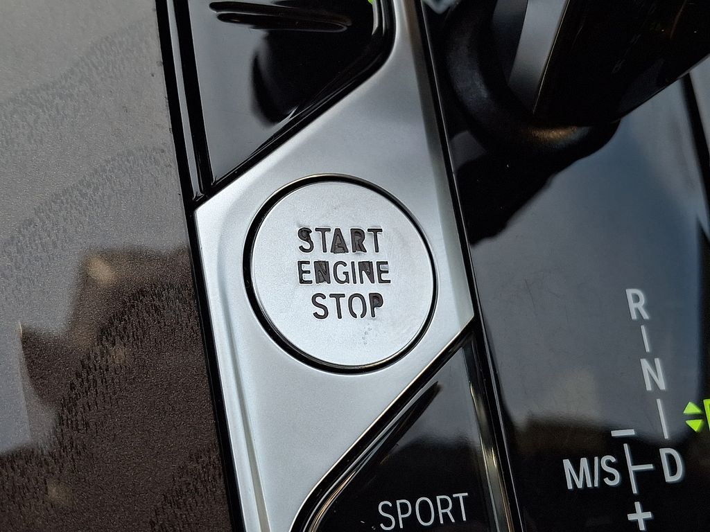 Thumbnail: 2022 BMW X5 - 22