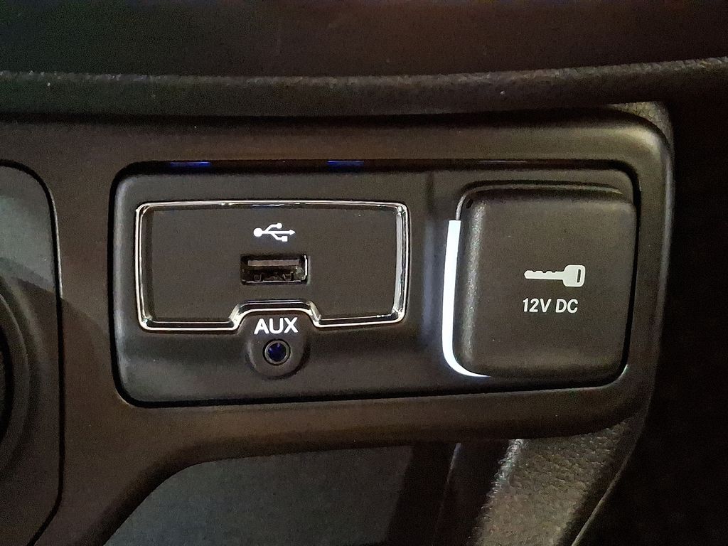 Thumbnail: 2020 Jeep Renegade - 20