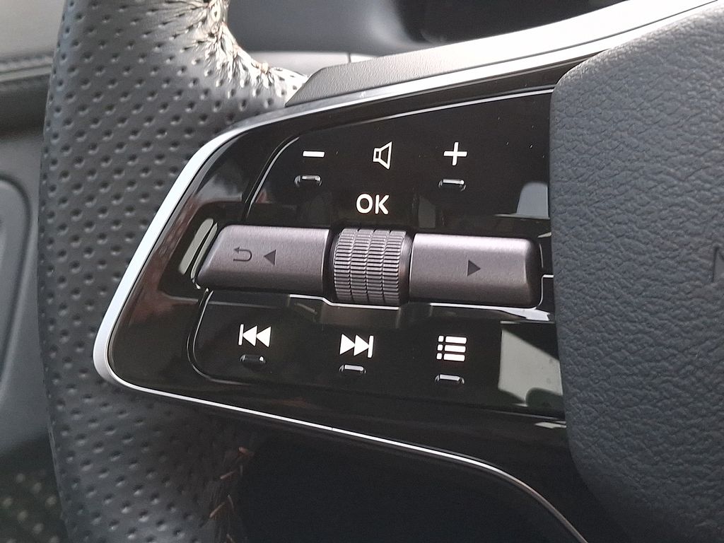 Thumbnail: 2024 Nissan Ariya - 17