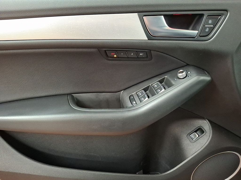 Thumbnail: 2016 Audi Q5 - 9