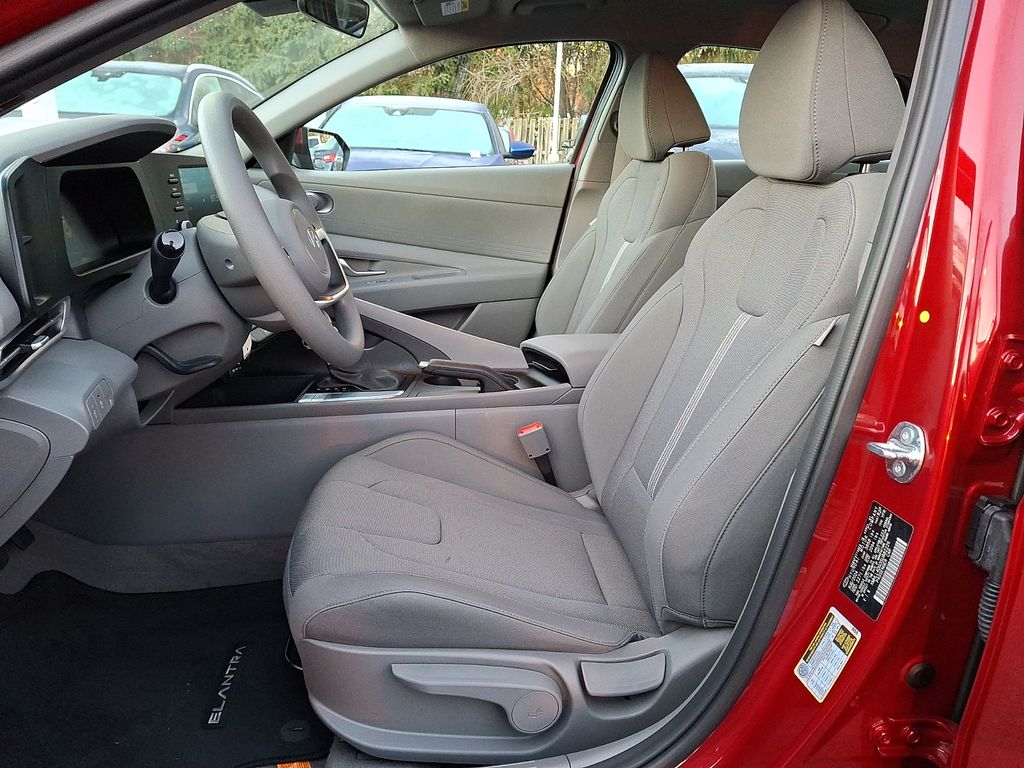 Thumbnail: 2025 Hyundai Elantra - 11