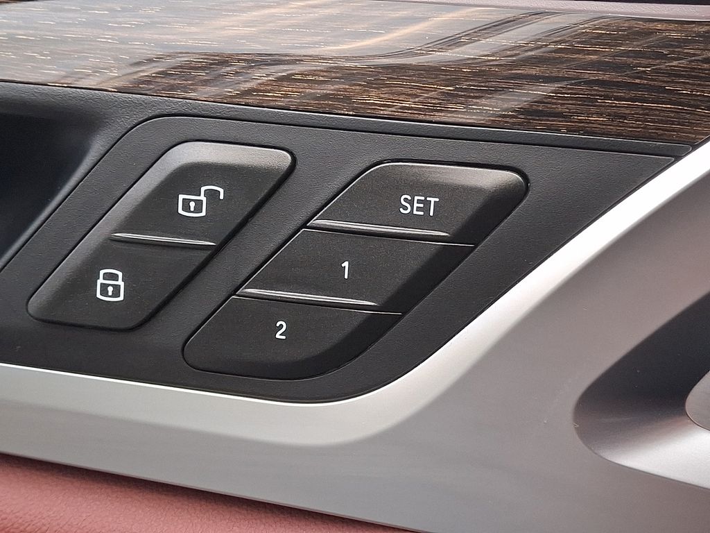 Thumbnail: 2025 BMW X4 - 26