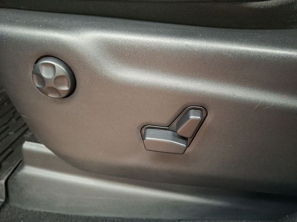 Thumbnail: 2020 Jeep Grand Cherokee - 10