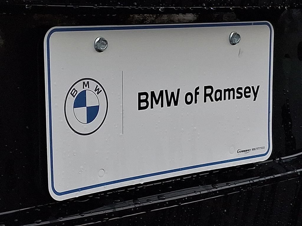 Thumbnail: 2025 Land Rover Discovery - 30