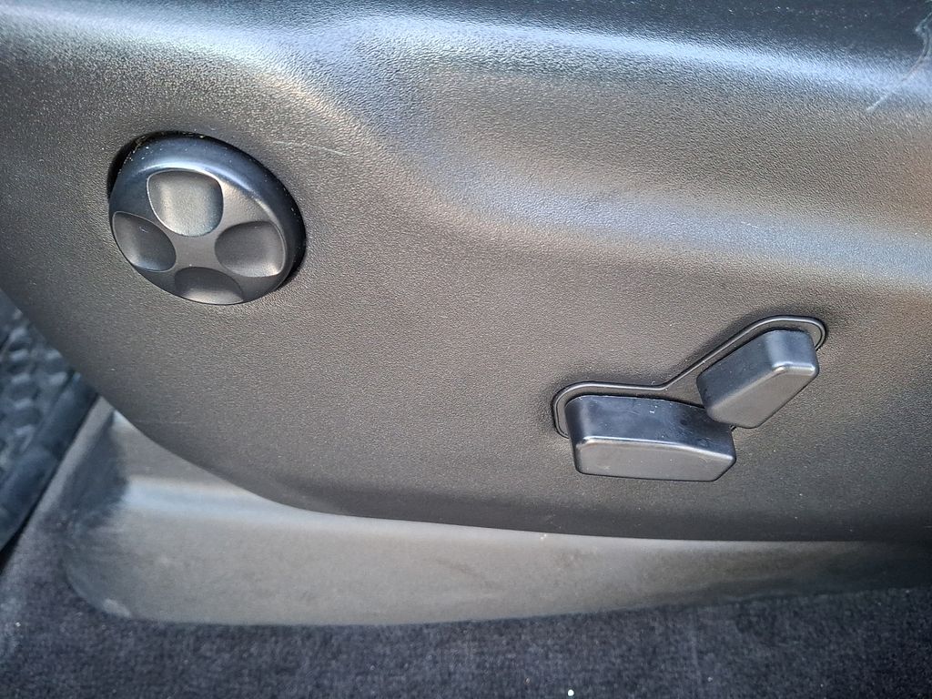 Thumbnail: 2018 Jeep Grand Cherokee - 11