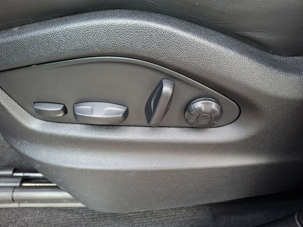 Thumbnail: 2023 Porsche Cayenne - 10