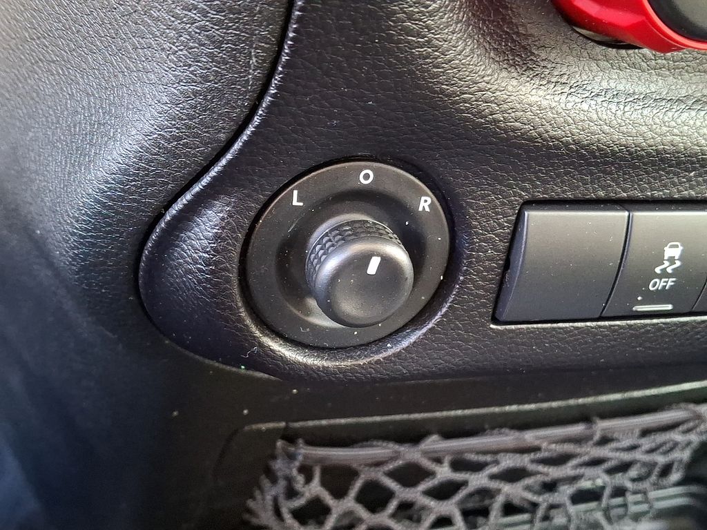 Thumbnail: 2016 Jeep Wrangler - 20