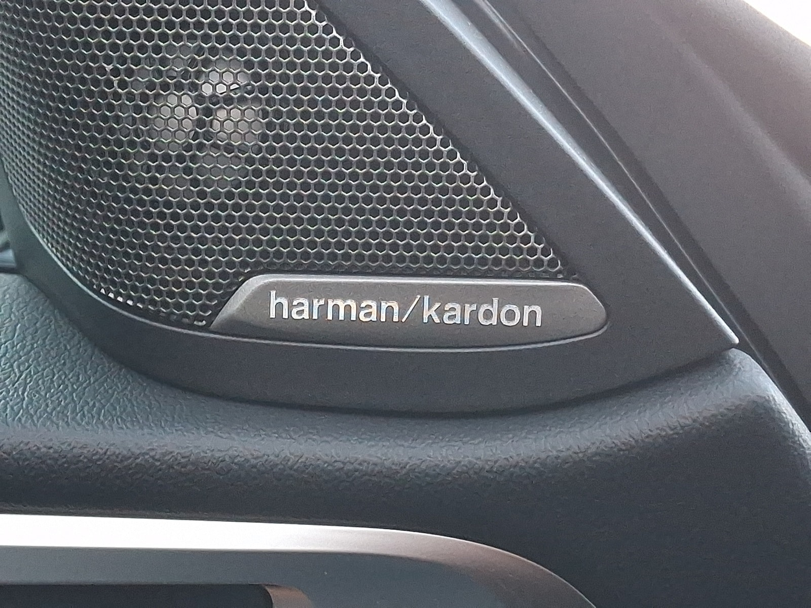 Thumbnail: 2025 BMW i4 - 24