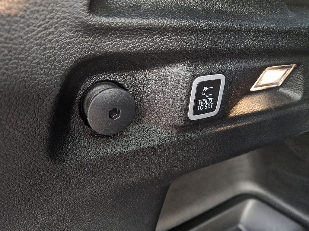 2023 Jeep Grand Cherokee Laredo 26