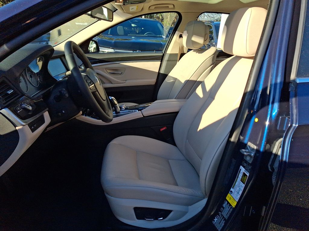 Thumbnail: 2011 BMW 5 Series - 9