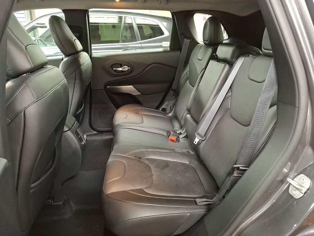 Thumbnail: 2021 Jeep Cherokee - 7