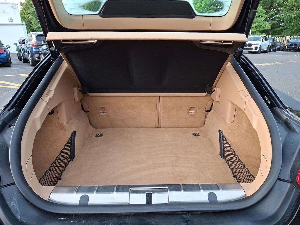Thumbnail: 2015 Porsche Panamera - 21