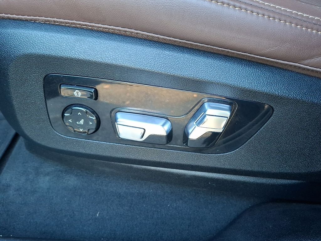 Thumbnail: 2022 BMW X6 - 10