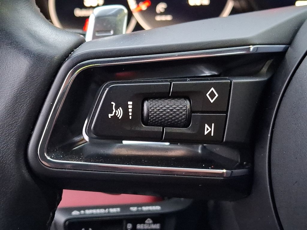 Thumbnail: 2023 Porsche Panamera - 19