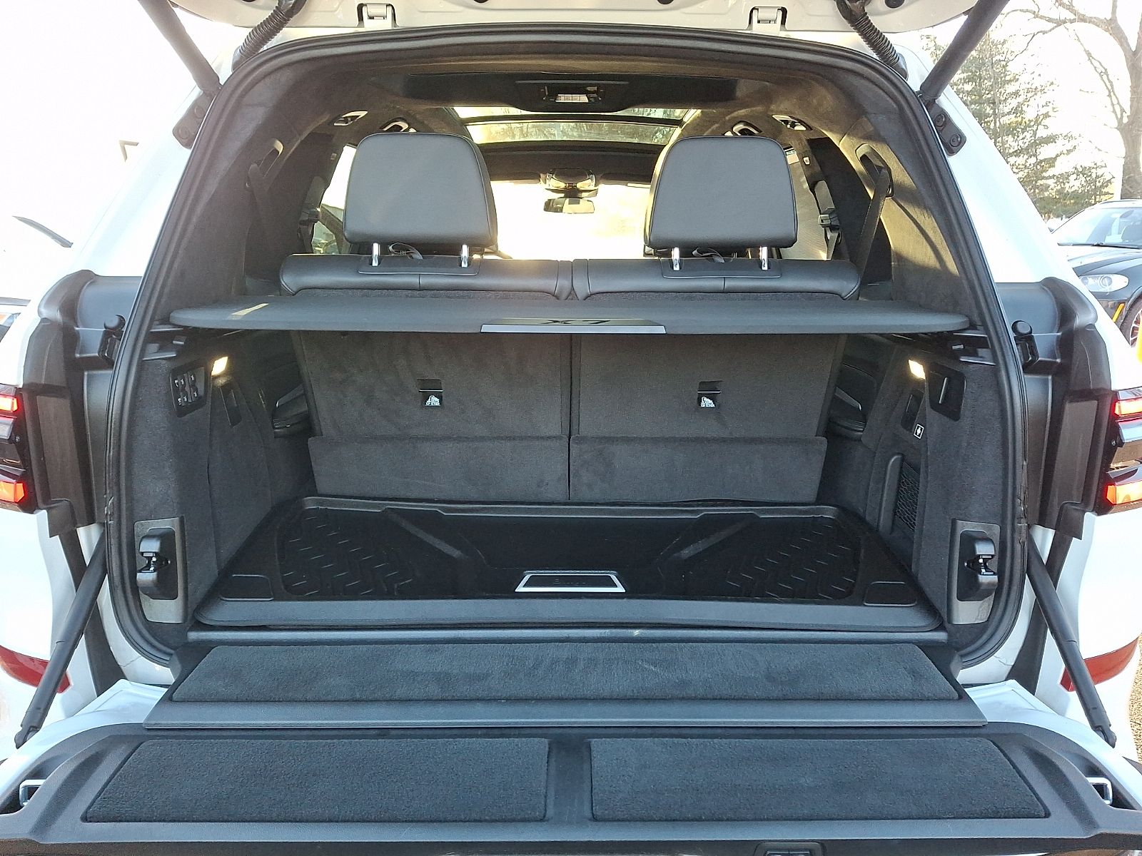 Thumbnail: 2026 BMW X7 - 28