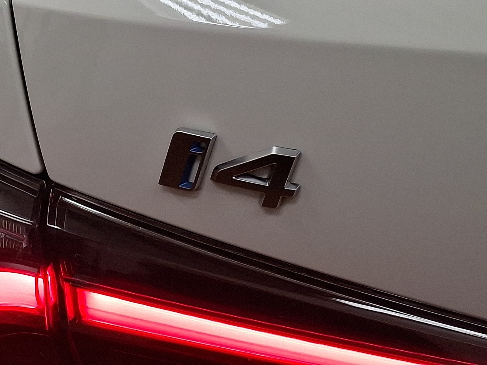 Thumbnail: 2025 BMW i4 - 30