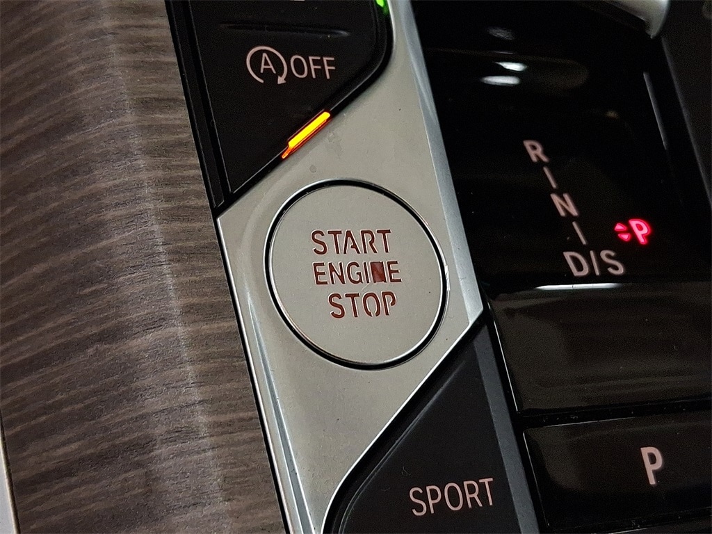 Thumbnail: 2025 BMW 3 Series - 21