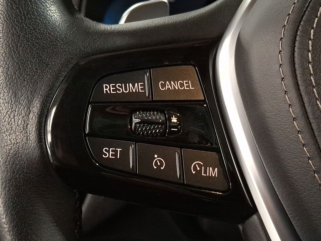 Thumbnail: 2022 BMW 5 Series - 13