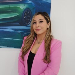 Staff member Nour Ishak from ID_d8128e1c86b3