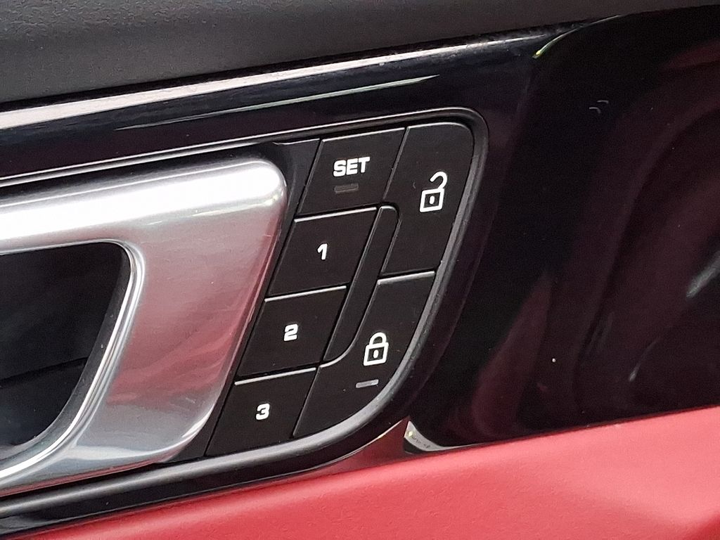 Thumbnail: 2023 Porsche Panamera - 25