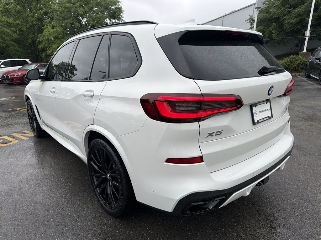 Thumbnail: 2022 BMW X5 - 12