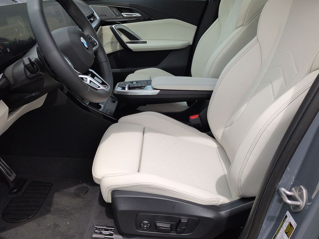 Thumbnail: 2026 BMW X1 - 17