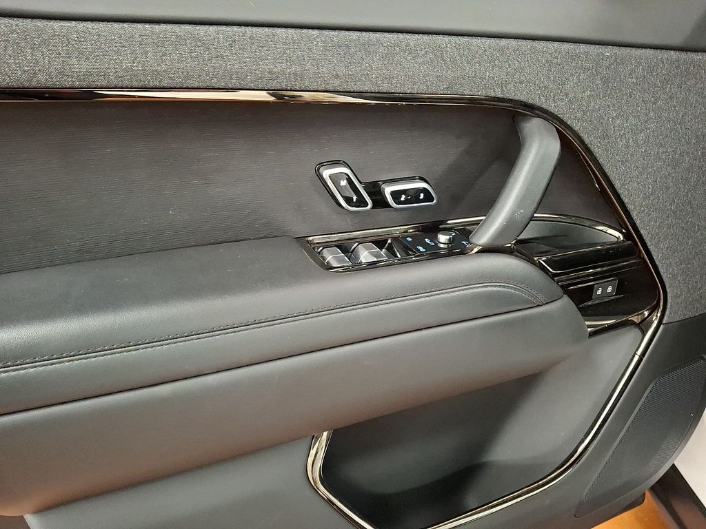 Thumbnail: 2023 Land Rover Range Rover Sport - 9