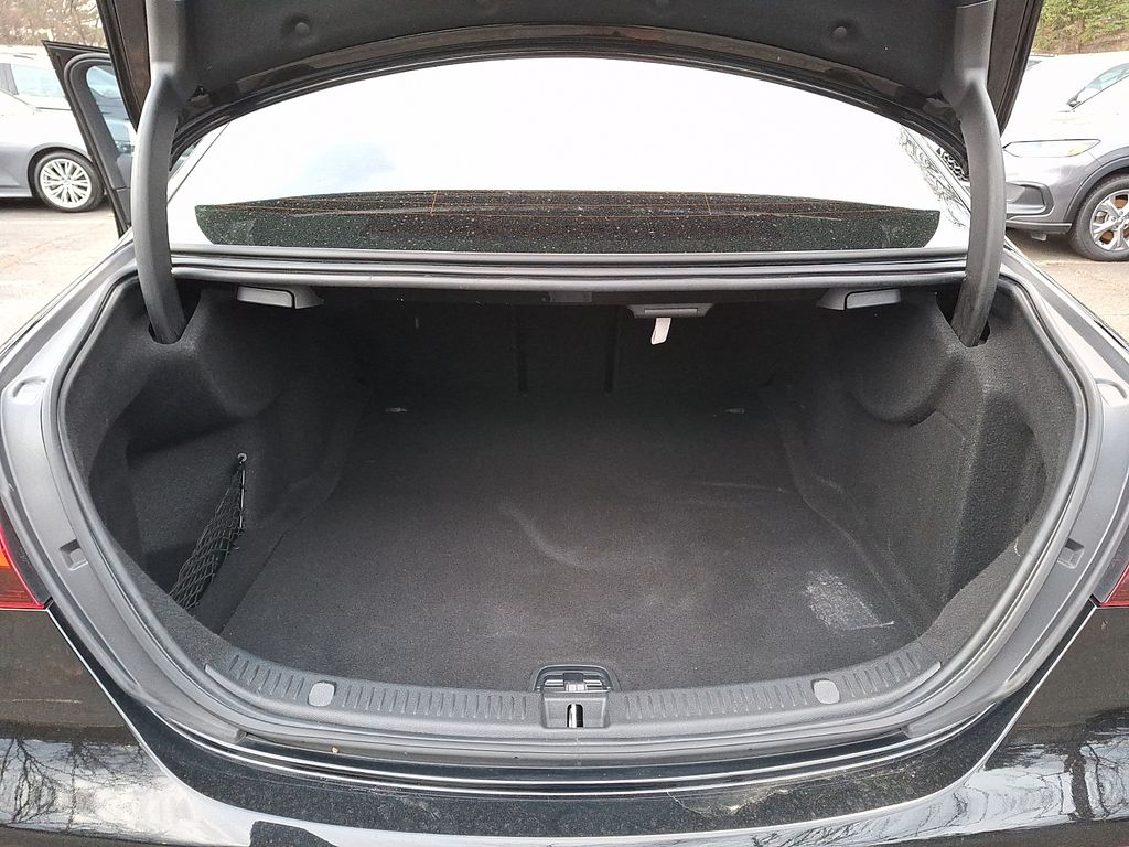 Thumbnail: 2022 Mercedes-Benz E-Class - 26