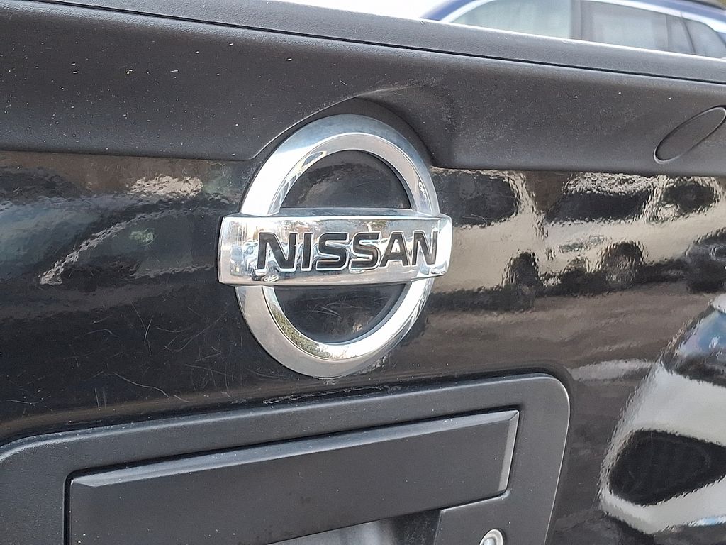 Thumbnail: 2014 Nissan Titan - 30