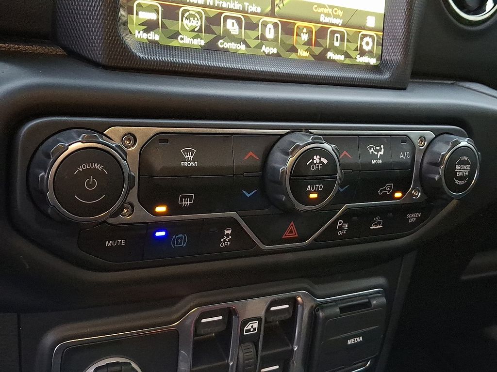 Thumbnail: 2022 Jeep Wrangler - 11