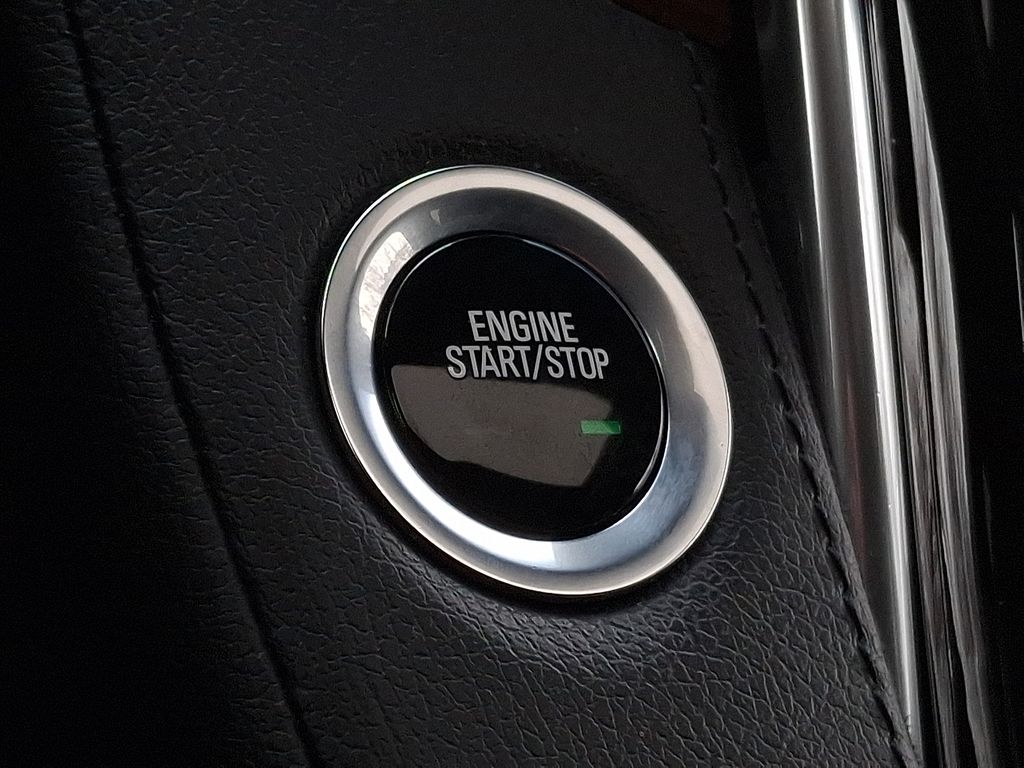 Thumbnail: 2018 Cadillac Escalade - 21