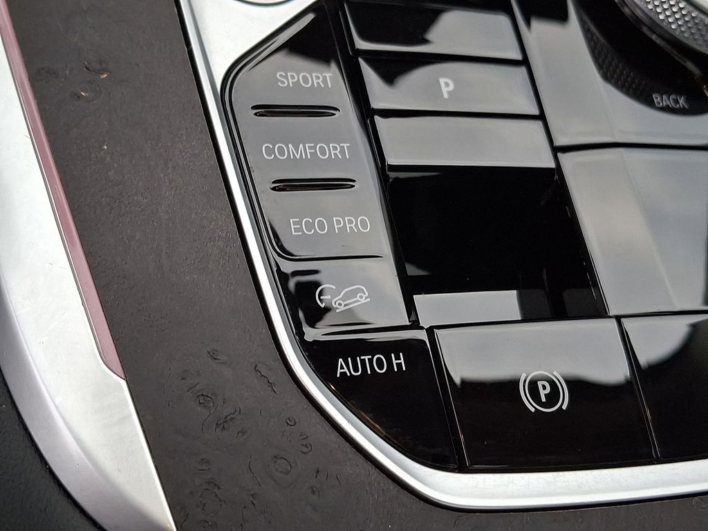 Thumbnail: 2024 BMW X7 - 22