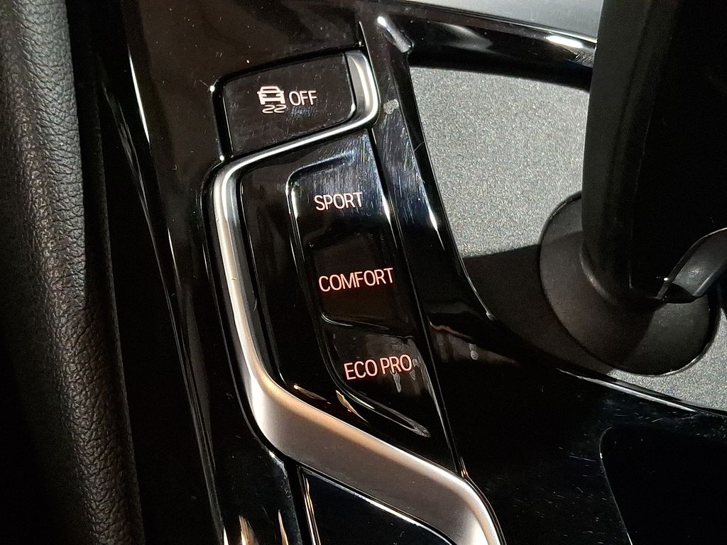 Thumbnail: 2022 BMW 5 Series - 17