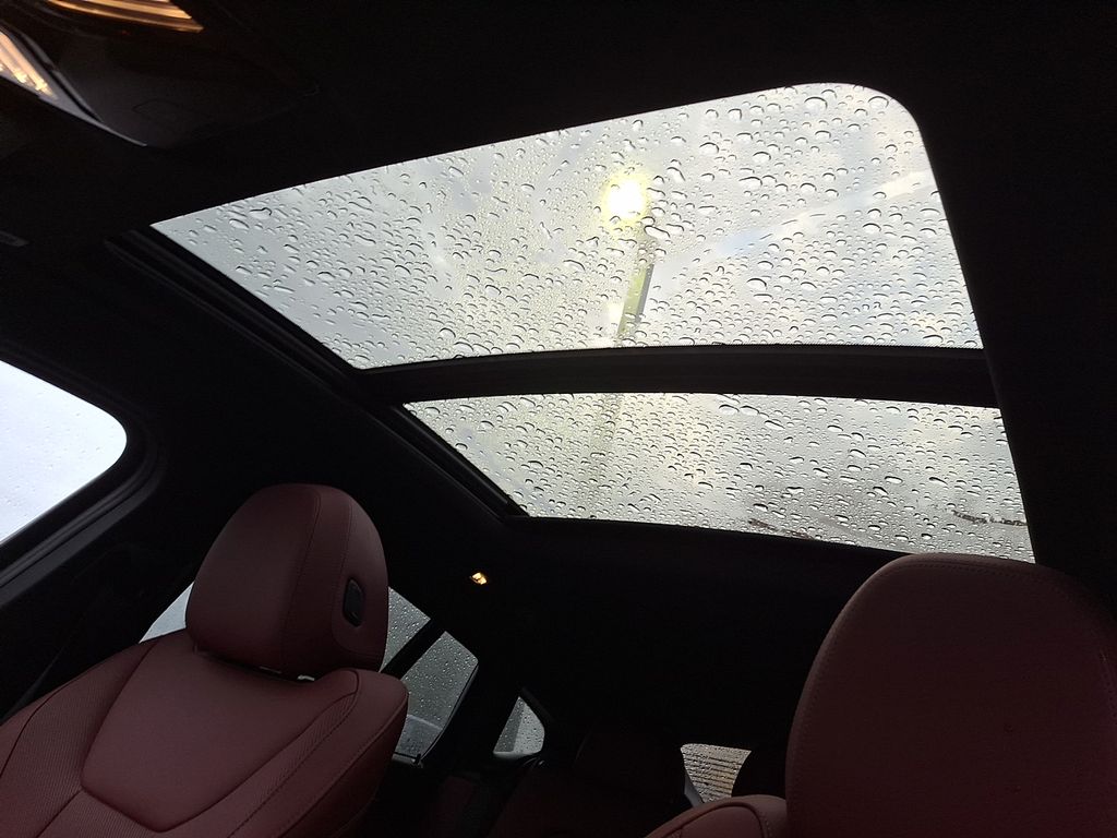 Thumbnail: 2025 BMW X4 - 12