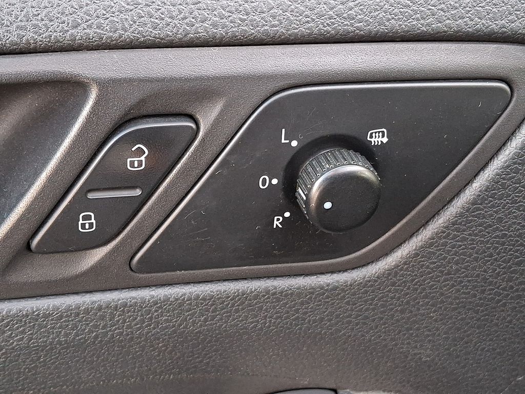 Thumbnail: 2012 Volkswagen Jetta - 23