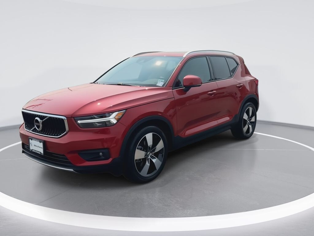 Used 2021 Volvo XC40 T5 Momentum SUV