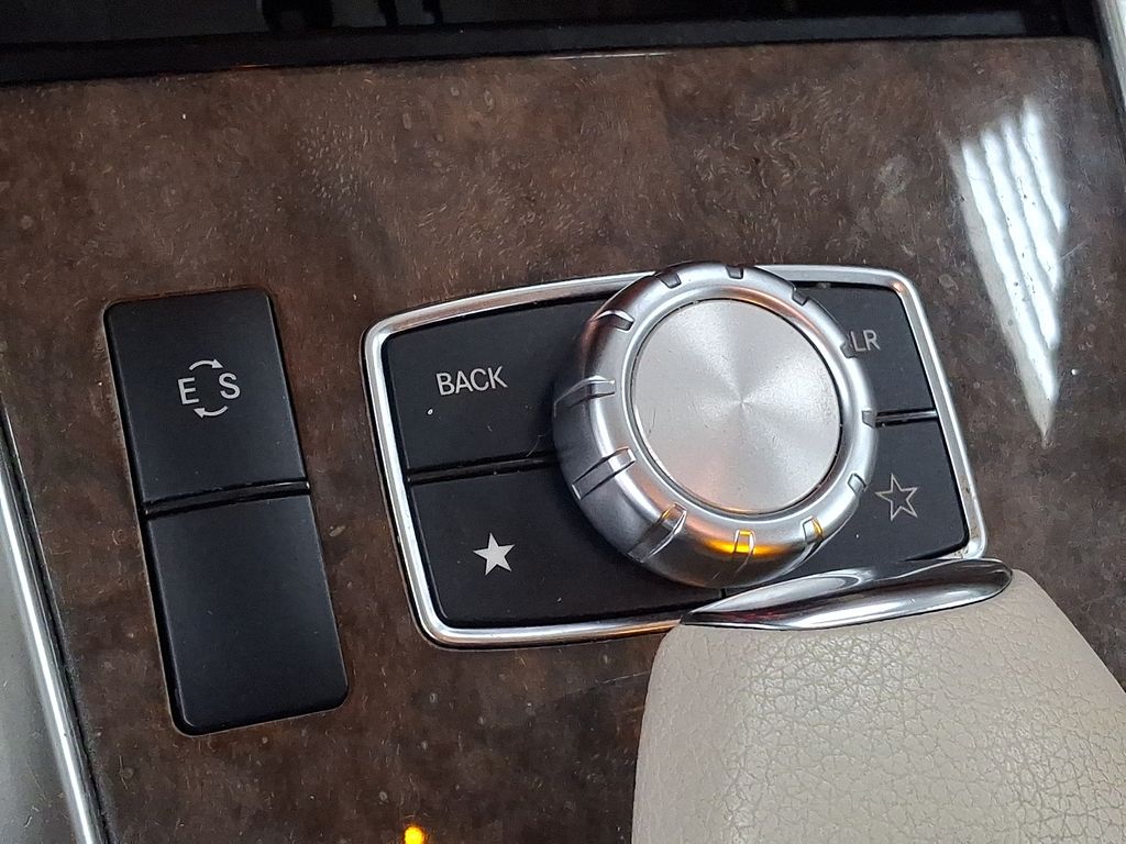 Thumbnail: 2014 Mercedes-Benz E-Class - 23
