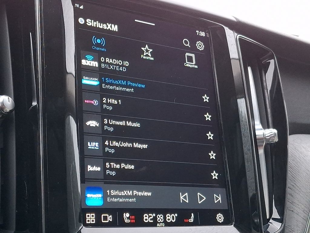 Thumbnail: 2023 Volvo XC60 - 15