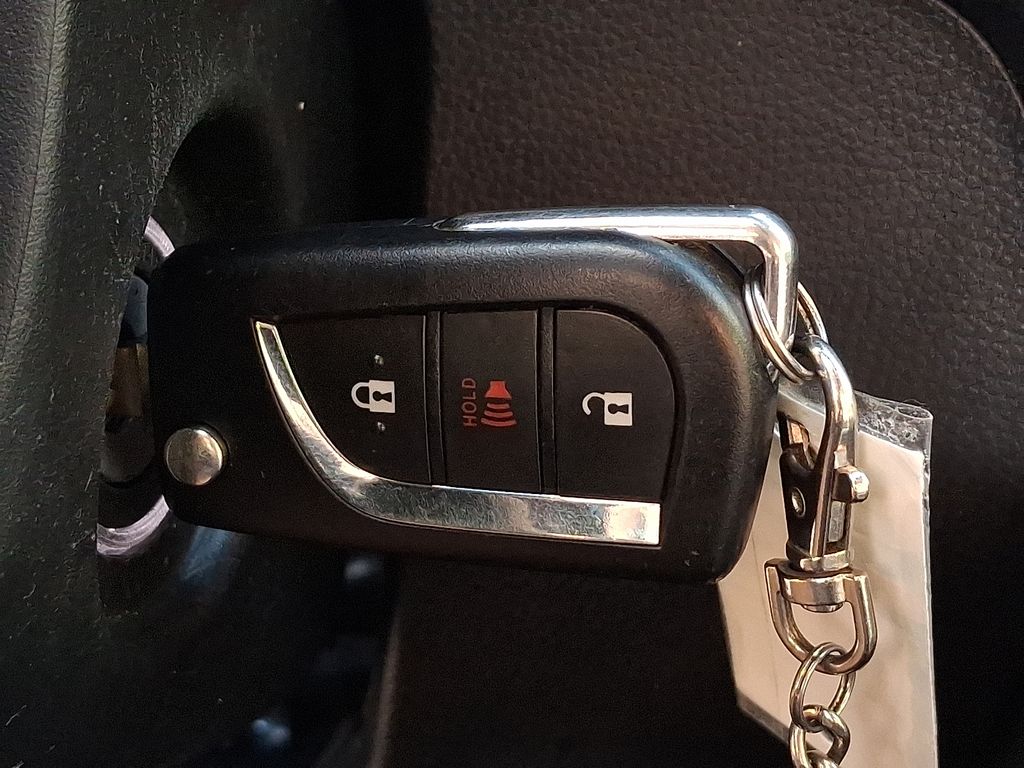 Thumbnail: 2021 Toyota RAV4 - 17