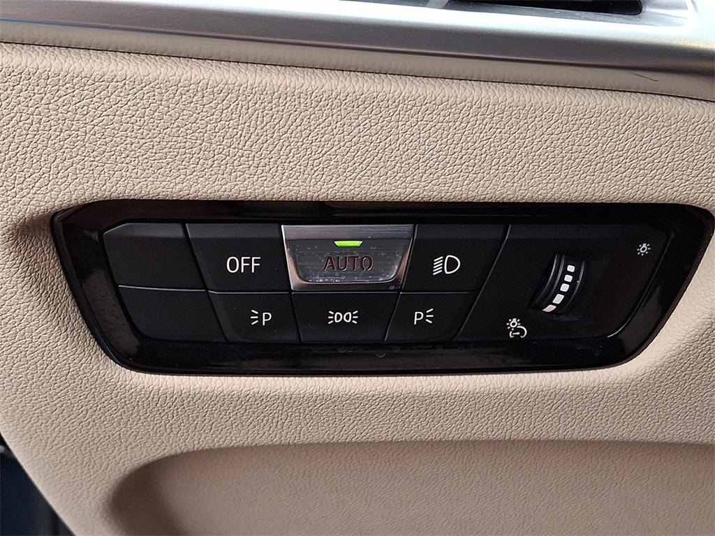 Thumbnail: 2025 BMW 3 Series - 24