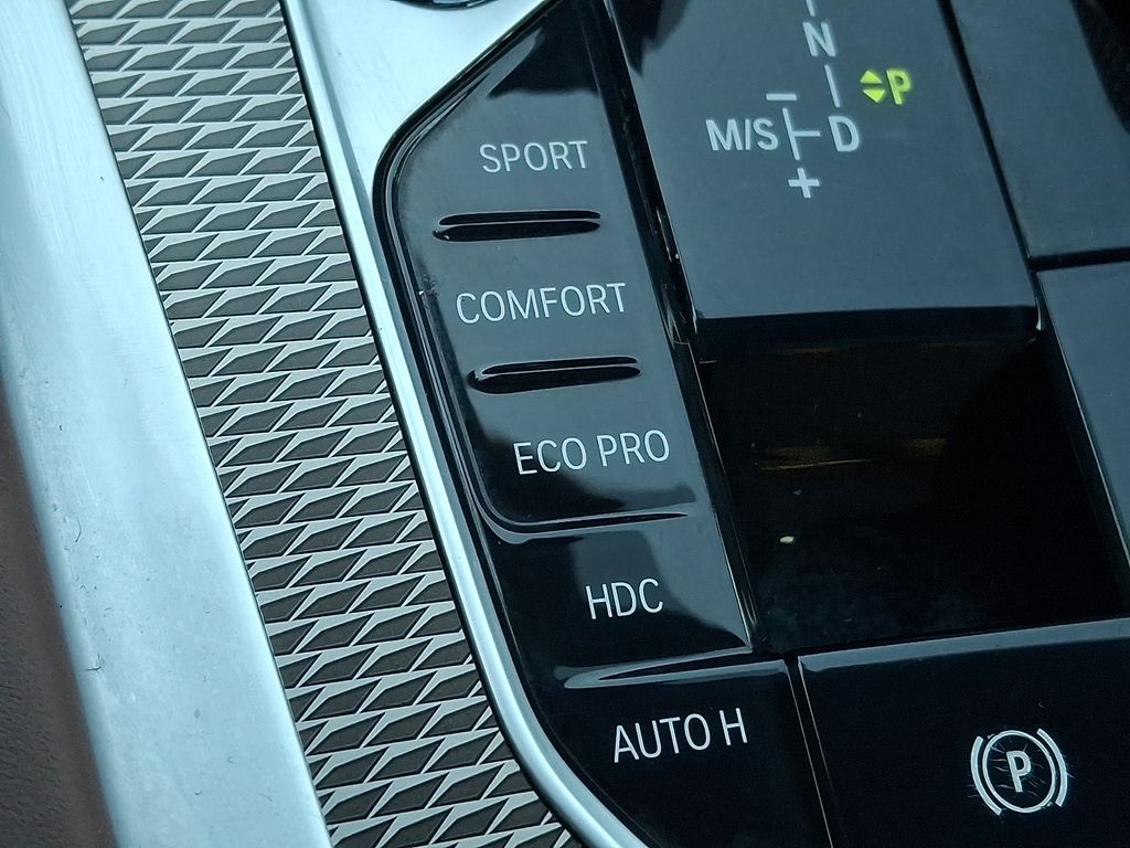 Thumbnail: 2022 BMW X6 - 20