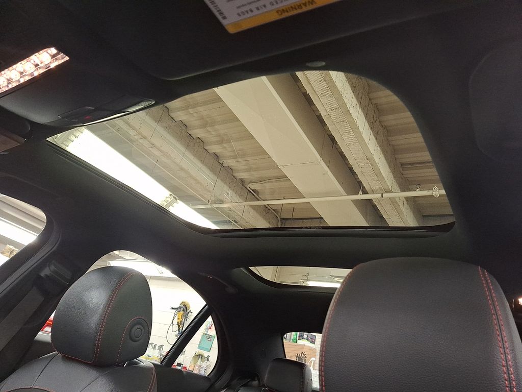 Thumbnail: 2022 Mercedes-Benz E-Class - 10