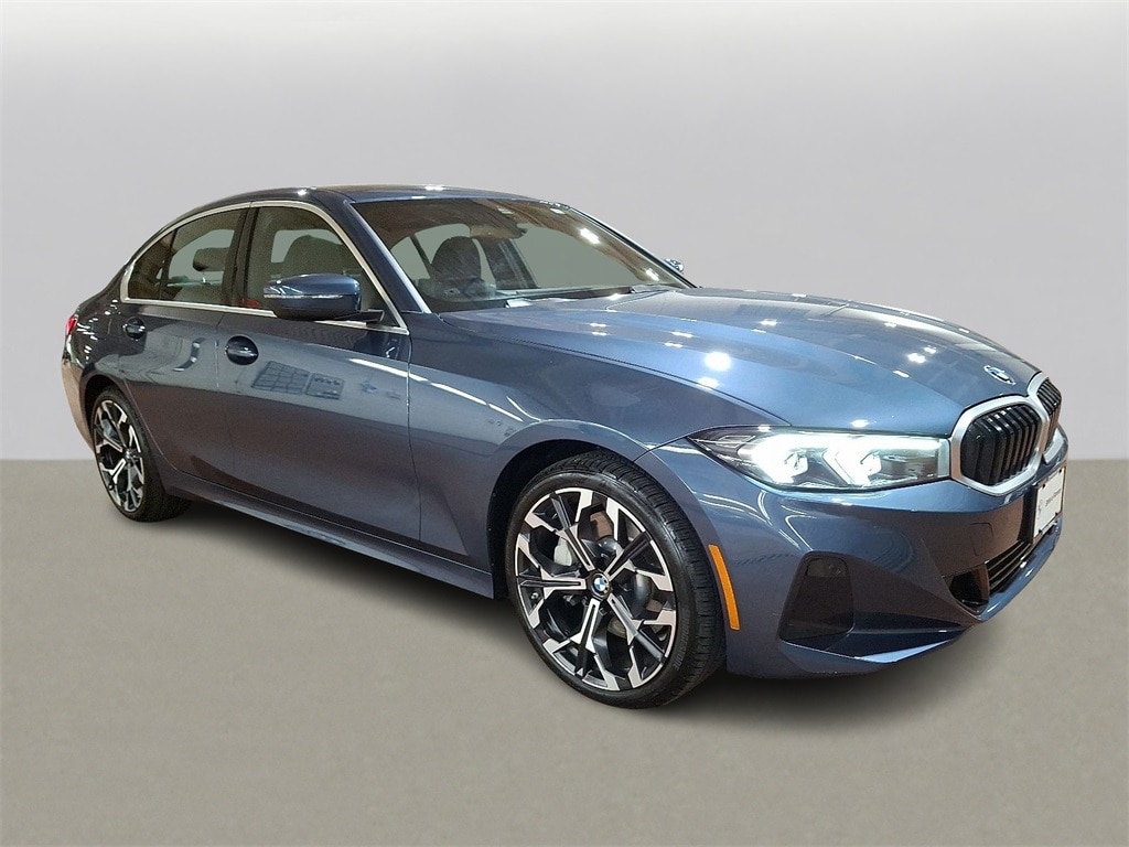 Thumbnail: 2025 BMW 3 Series - 3