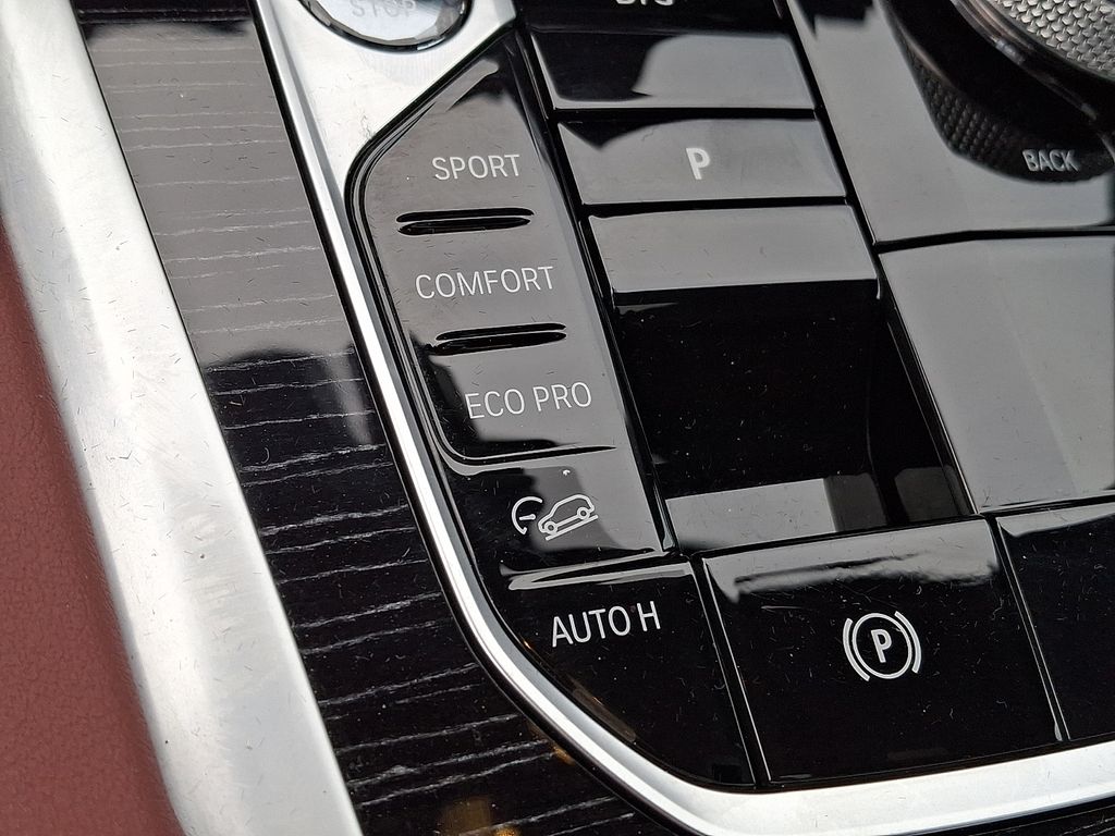 Thumbnail: 2025 BMW X6 - 22