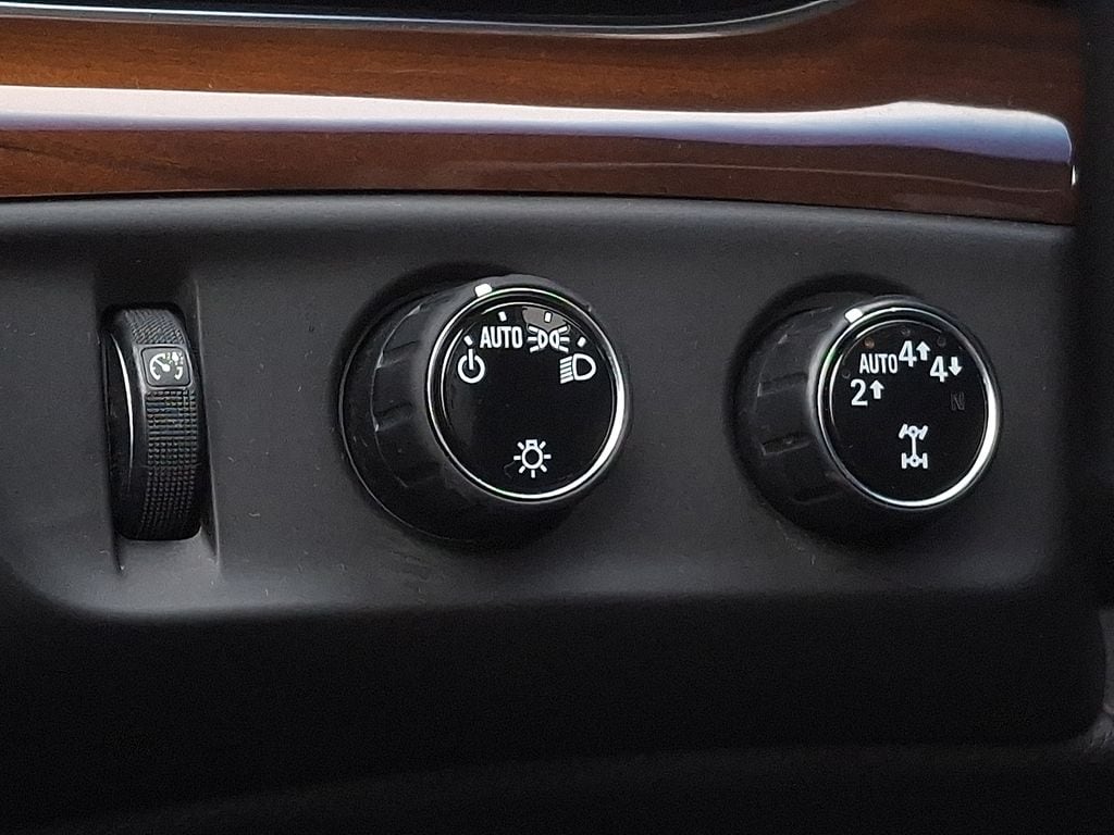 Thumbnail: 2018 Cadillac Escalade - 23