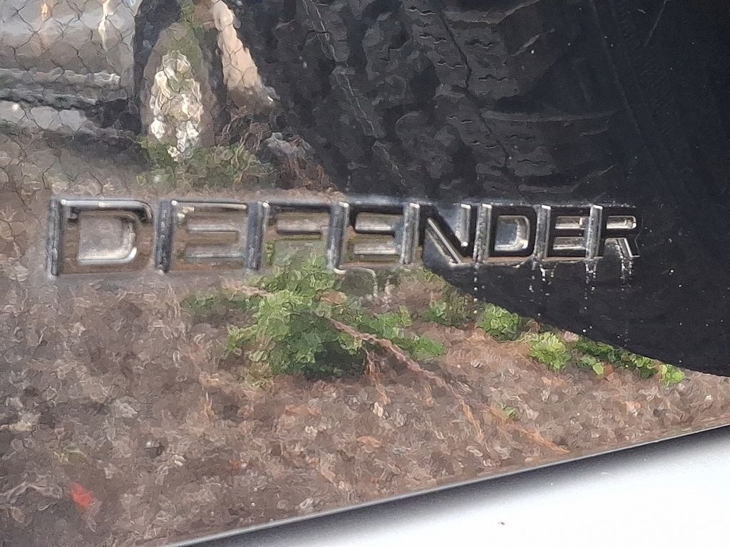 Thumbnail: 2023 Land Rover Defender - 28