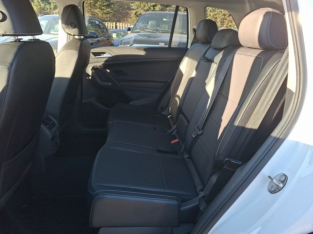 Thumbnail: 2021 Volkswagen Tiguan - 7